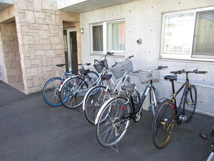 物件外観写真6　(駐輪場)