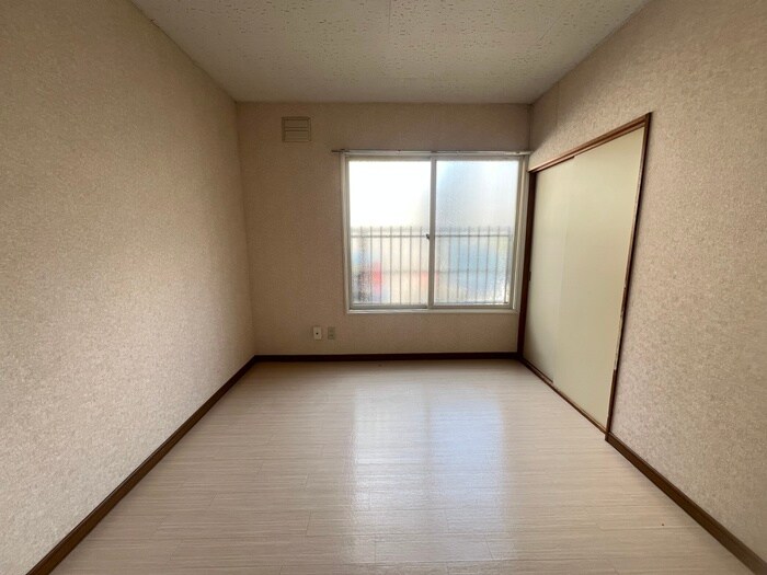 物件内観写真9　(居室)