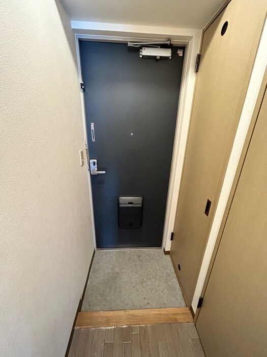 物件内観写真21　(玄関)