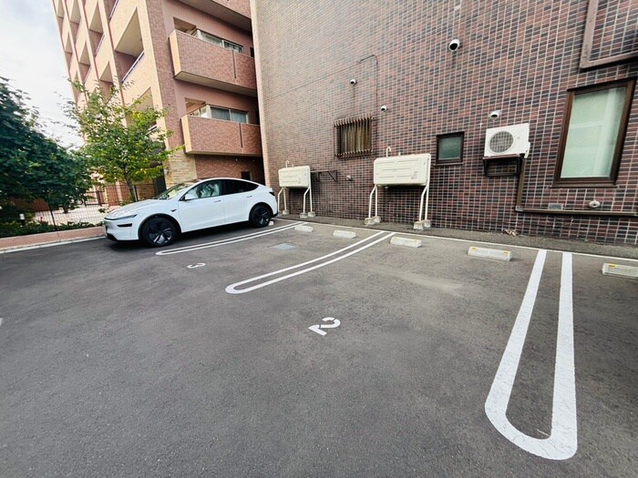 物件外観写真6　(駐車場)