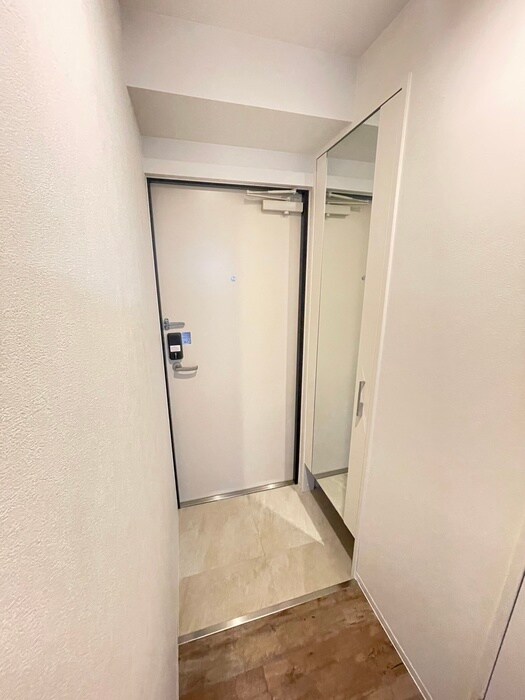 物件内観写真16　(玄関)