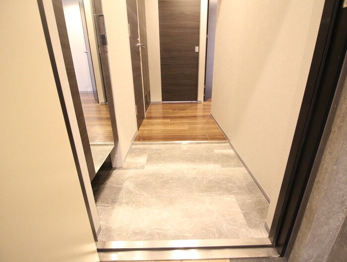 物件内観写真17　(玄関)