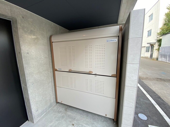 物件外観写真4　(建物設備)