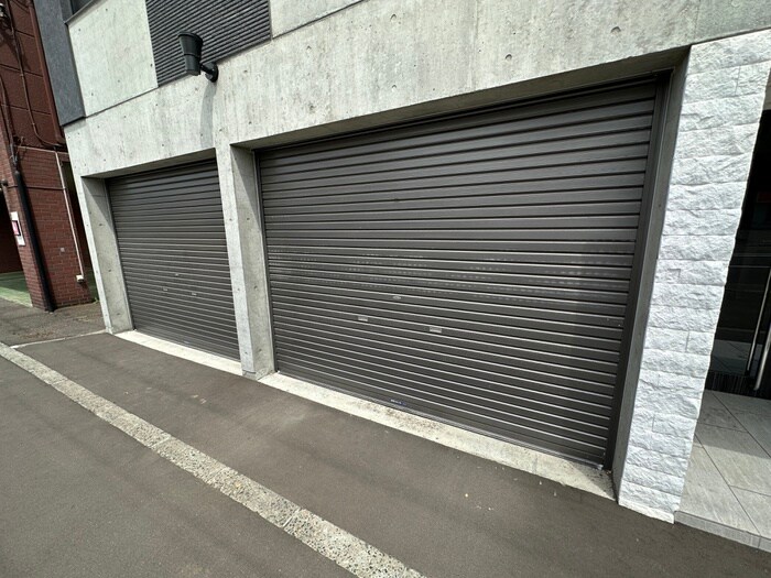 物件外観写真3　(駐車場)