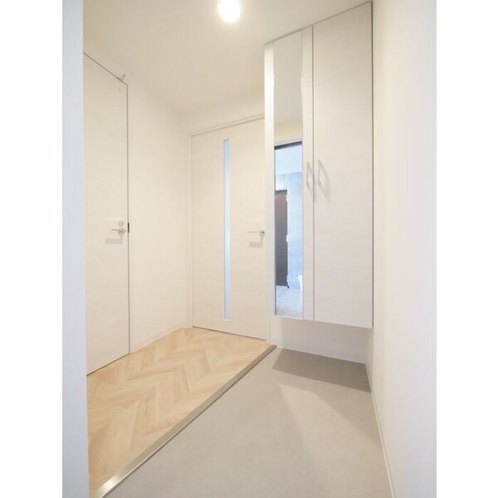 物件内観写真14　(玄関)