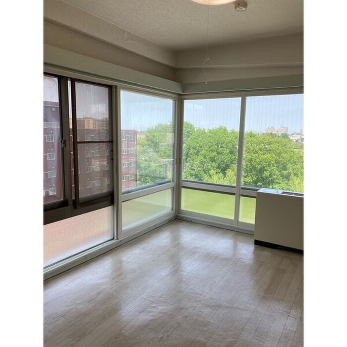 物件内観写真2　(居室)