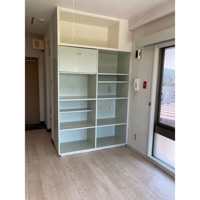 物件内観写真3　(収納)