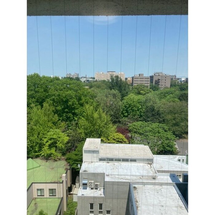 物件内観写真4　(室内からの展望)