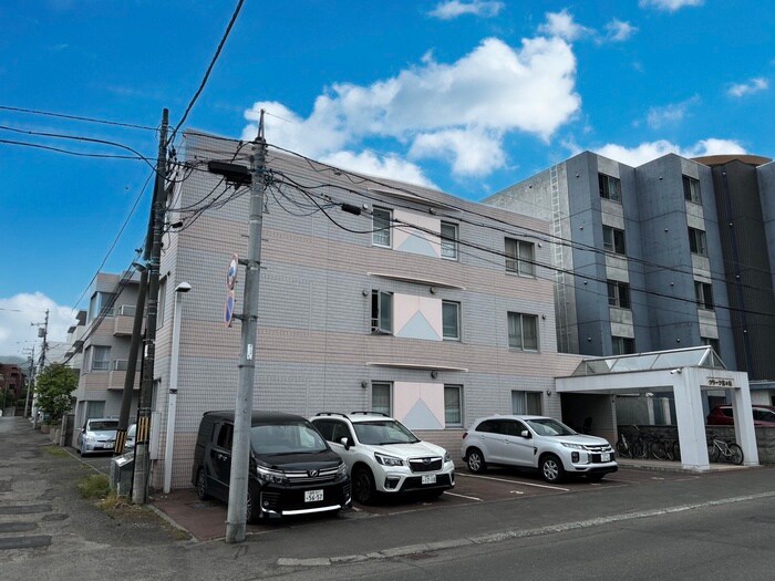 クラーク宮の森の物件外観写真