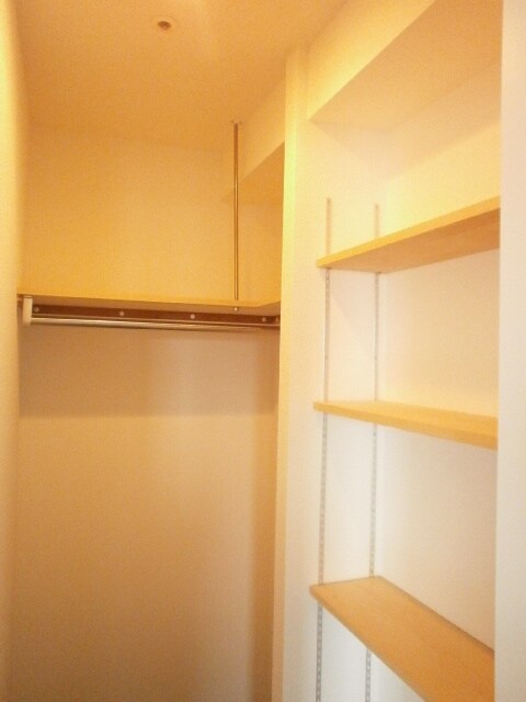物件内観写真9　(収納)