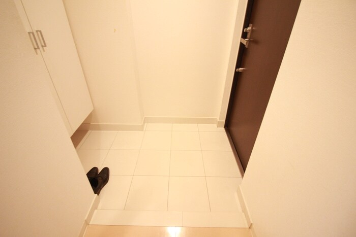 物件内観写真11　(玄関)