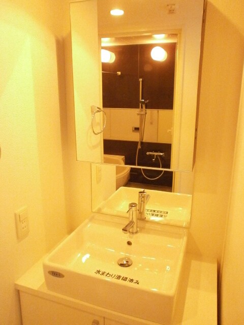 物件内観写真12　(洗面)