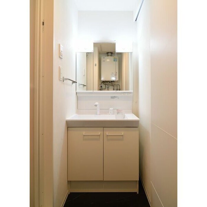 物件内観写真13　(洗面)