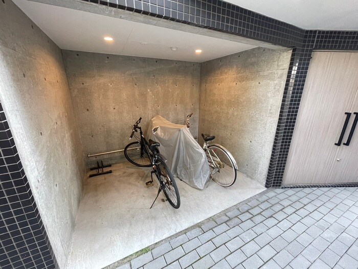 物件外観写真5　(駐輪場)