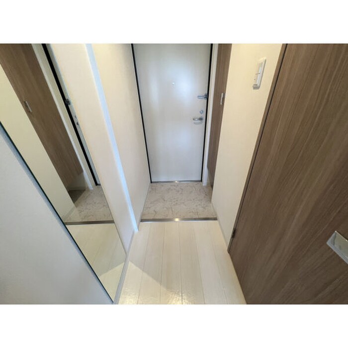 物件内観写真13　(玄関)