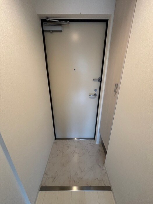 物件内観写真18　(玄関)
