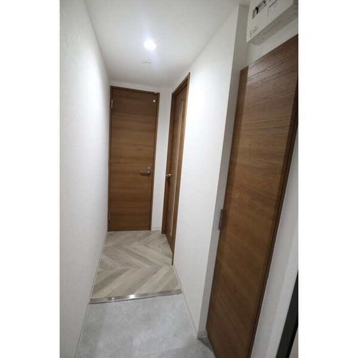 物件内観写真16　(玄関)