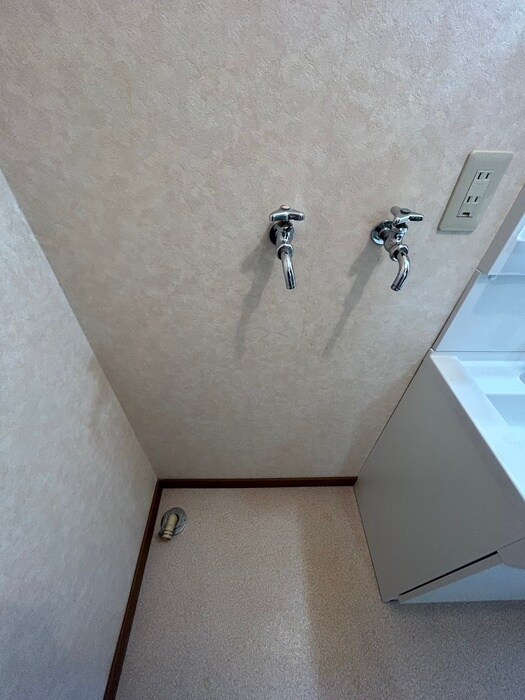 物件内観写真20　(洗濯機置場)