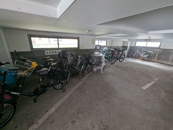 駐輪場