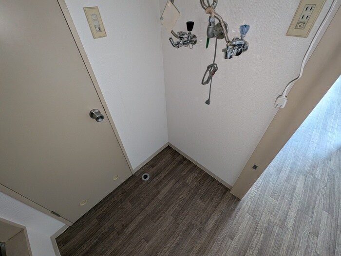 物件内観写真15　(洗濯機置場)