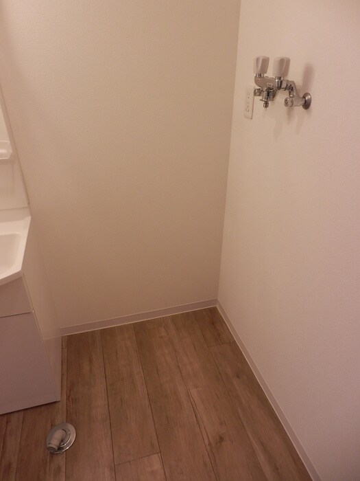 物件内観写真19　(洗濯機置場)