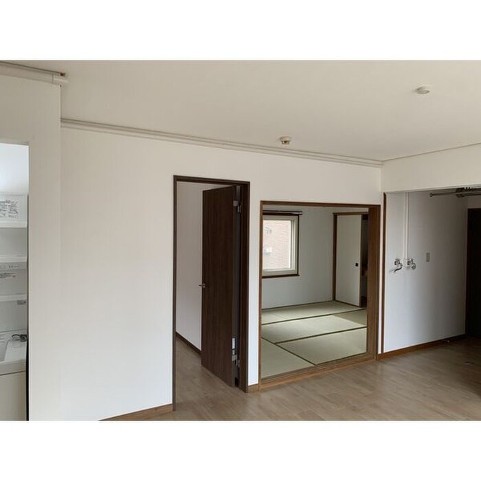 物件内観写真6　(居室)