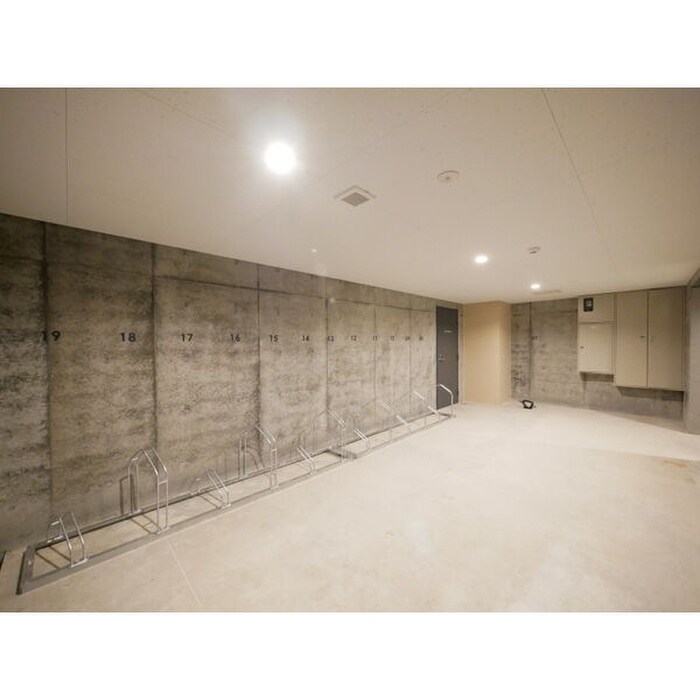 物件外観写真5　(駐輪場)