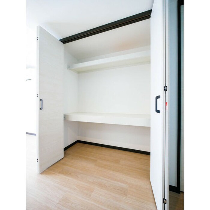 物件内観写真15　(収納)