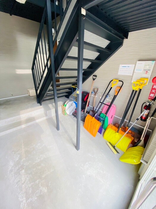 物件外観写真5　(エントランス部分)