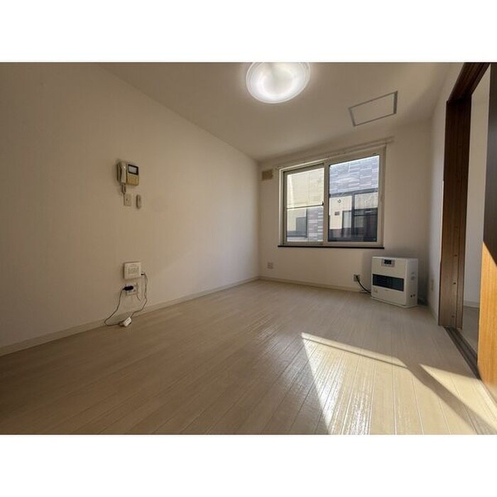 物件内観写真2　(居室)