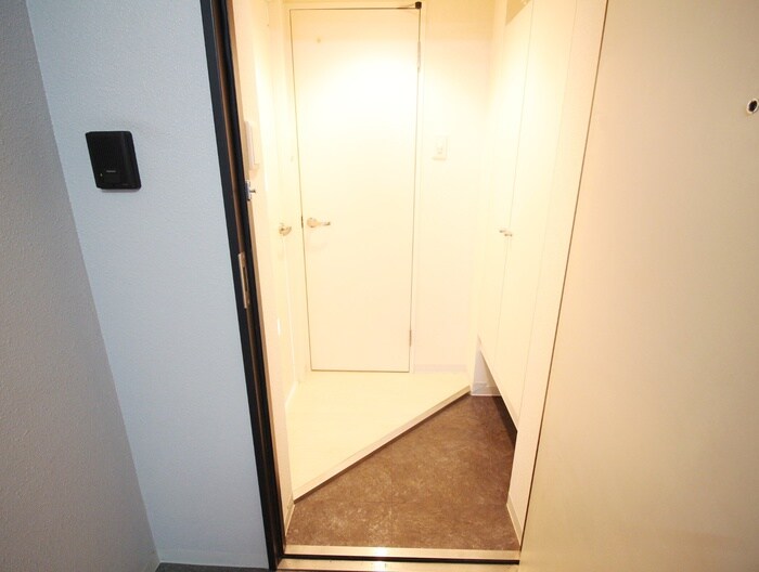 物件内観写真16　(玄関)