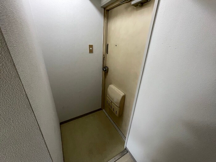 物件内観写真14　(玄関)
