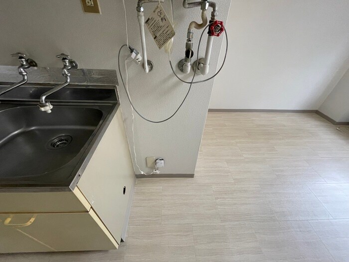 物件内観写真16　(洗濯機置場)