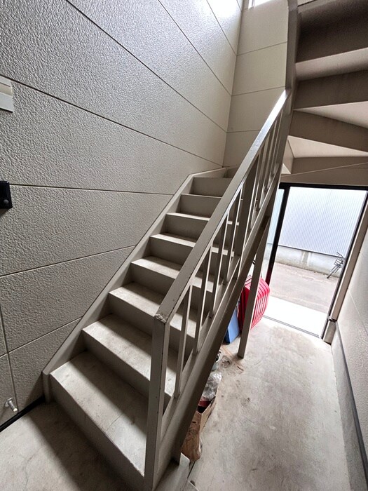 物件外観写真6　(エントランス部分)