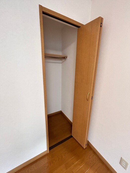 物件内観写真12　(収納)