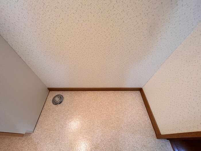 物件内観写真14　(洗濯機置場)