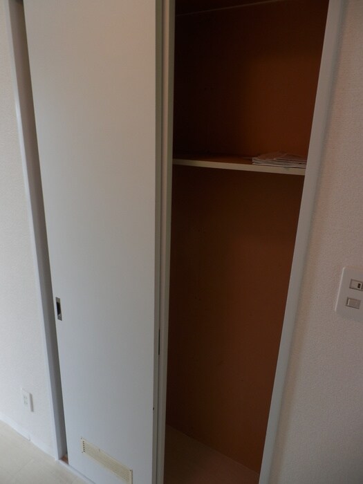 物件内観写真16　(収納)