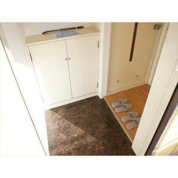 物件内観写真7　(玄関)