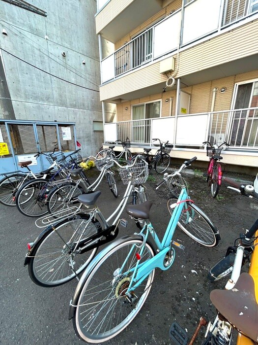 物件外観写真6　(駐輪場)