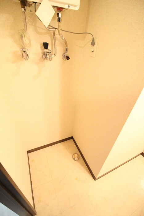 物件内観写真17　(洗濯機置場)