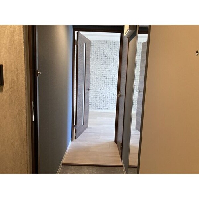 物件内観写真14　(玄関)