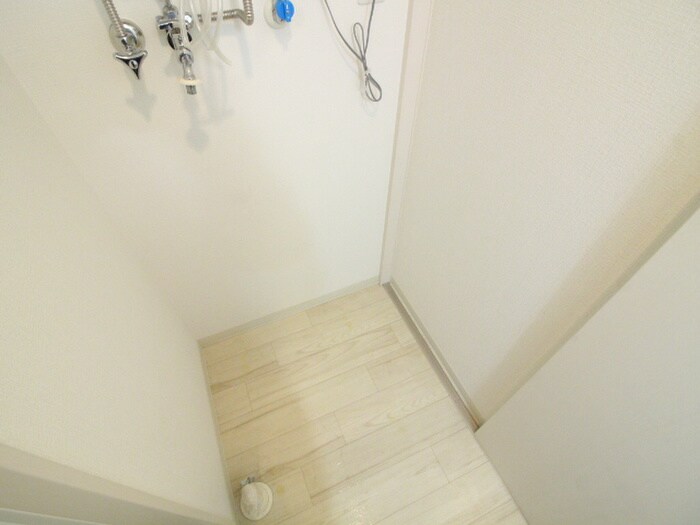 物件内観写真18　(洗濯機置場)