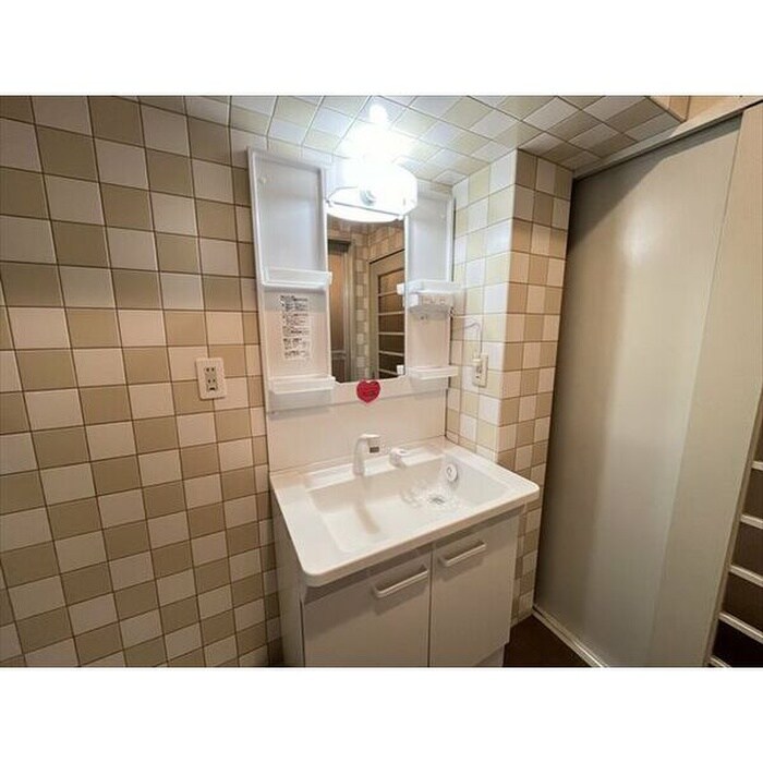 物件内観写真8　(洗面)