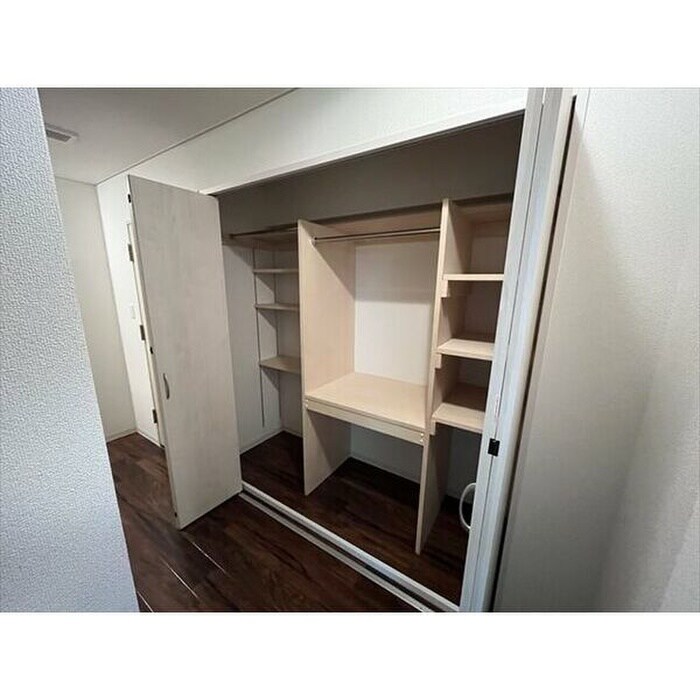 物件内観写真12　(収納)