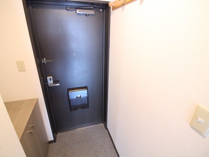 物件内観写真15　(玄関)