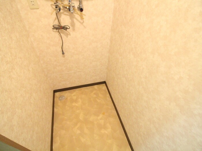 物件内観写真17　(洗濯機置場)