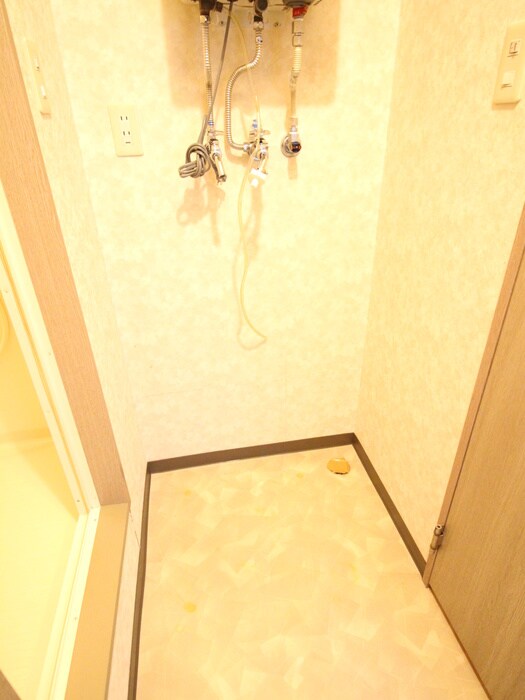 物件内観写真18　(洗濯機置場)