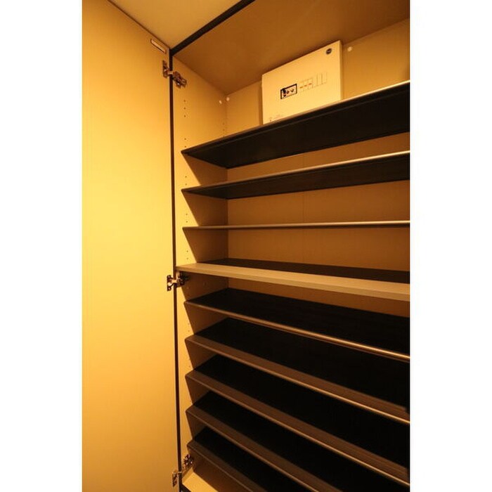 物件内観写真14　(靴箱)