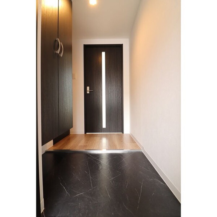 物件内観写真15　(玄関)