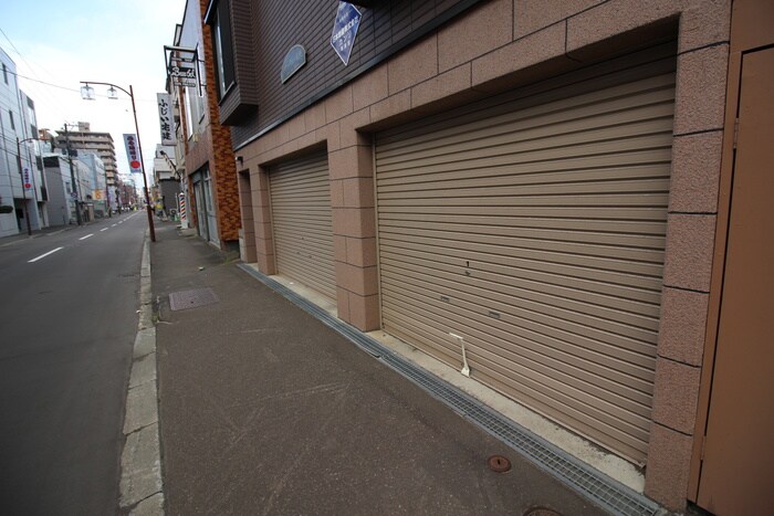 物件外観写真6　(駐車場)